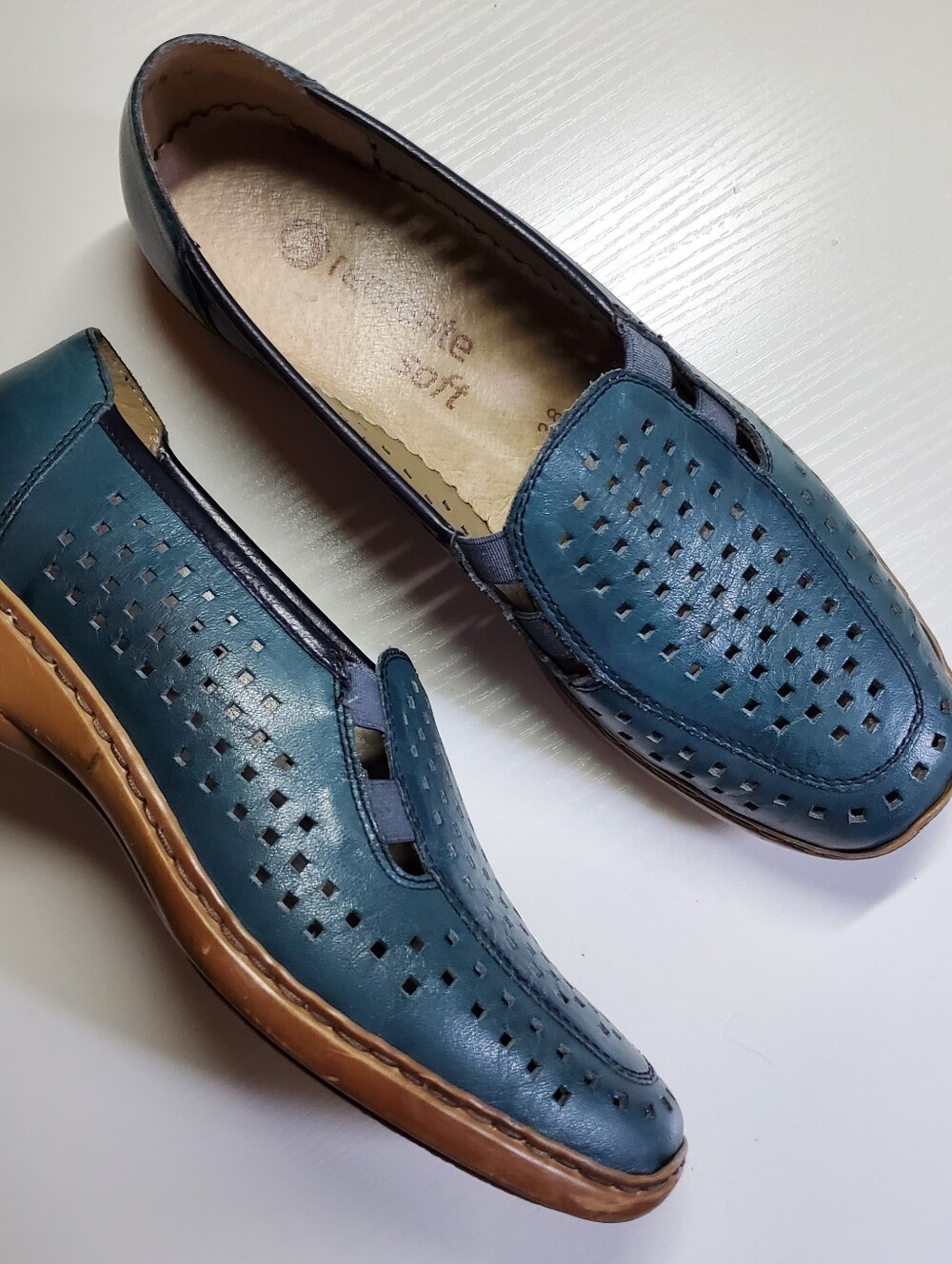 Remonte Peacock Blue Perforated Leather Loafers Comfort Slip On Size 7.5